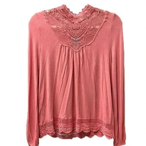 🌟 Love fire shirt sz s 🌟